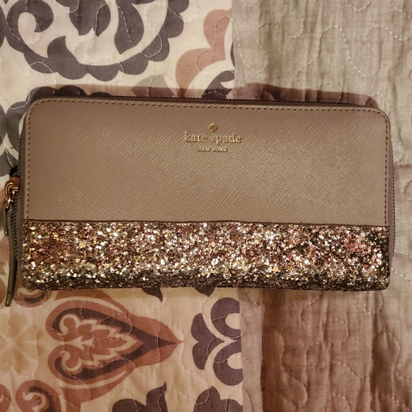 Kate Spade Greta Court Glitter Neda Wallet - Picture 1 of 6